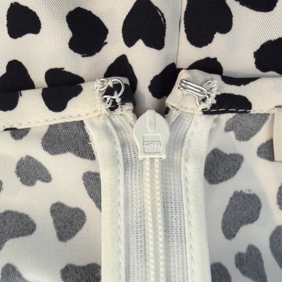 Loft Heart Pattern Dress - Picture 5 of 10